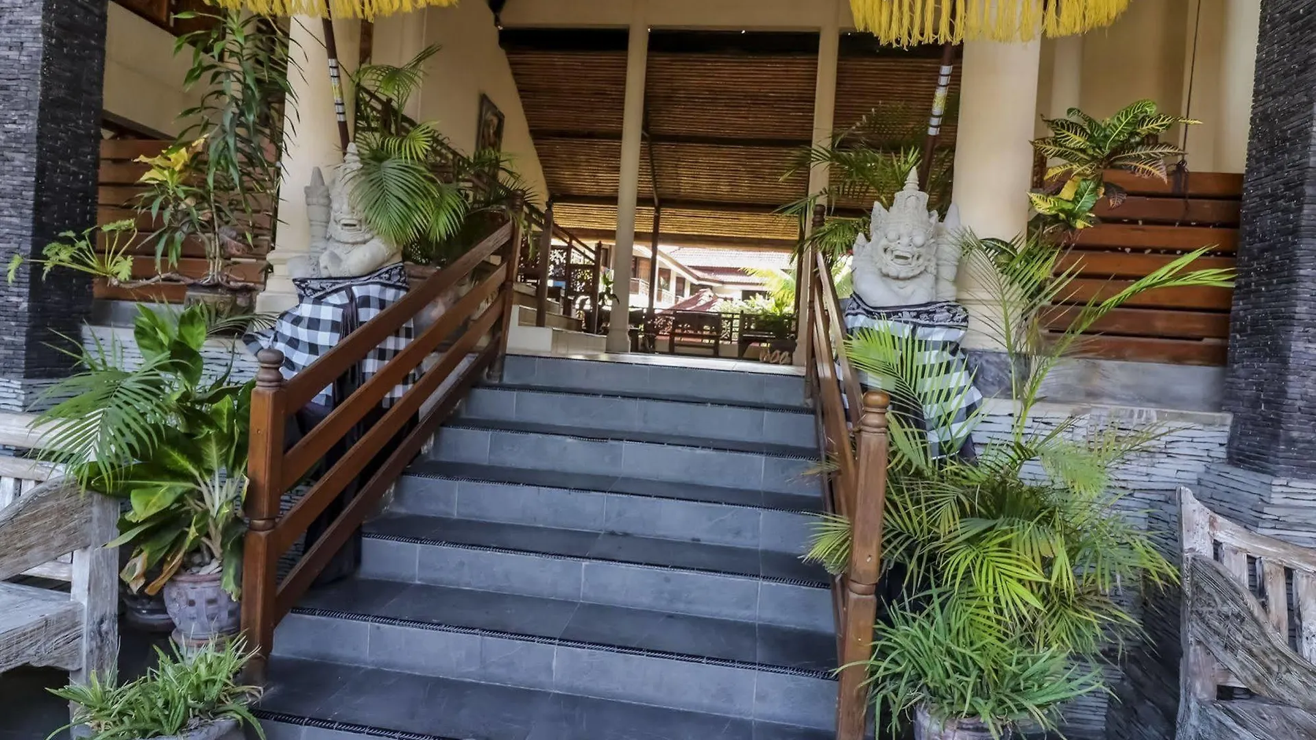The Flora Kuta Bali Hotel 3*, Kuta Lombok Indonézia